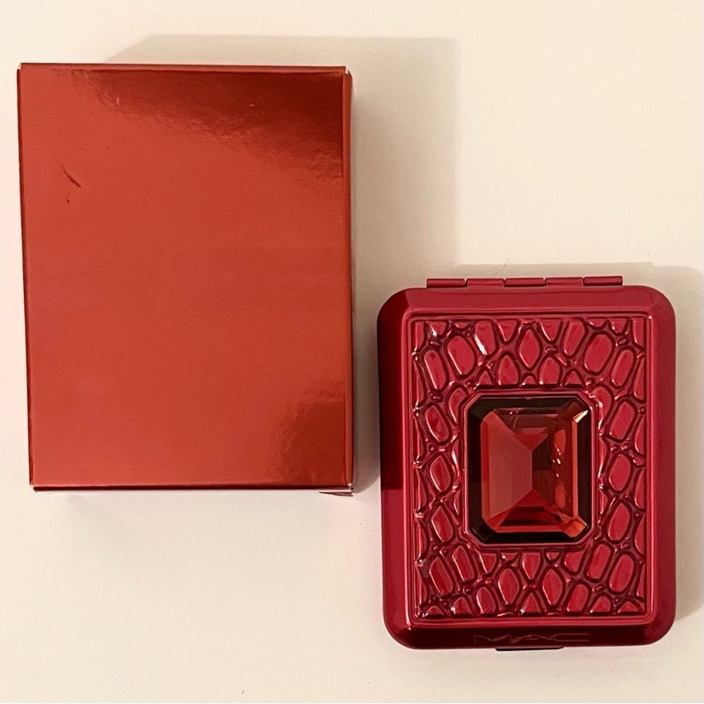 MAC Devoted Poppy Eyeshadow Palette – Limited Edition 6 Shades, with brush & Box - Picture 6 of 9
